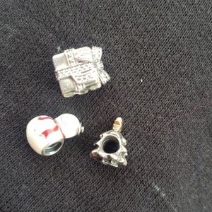 Pandora holiday charms